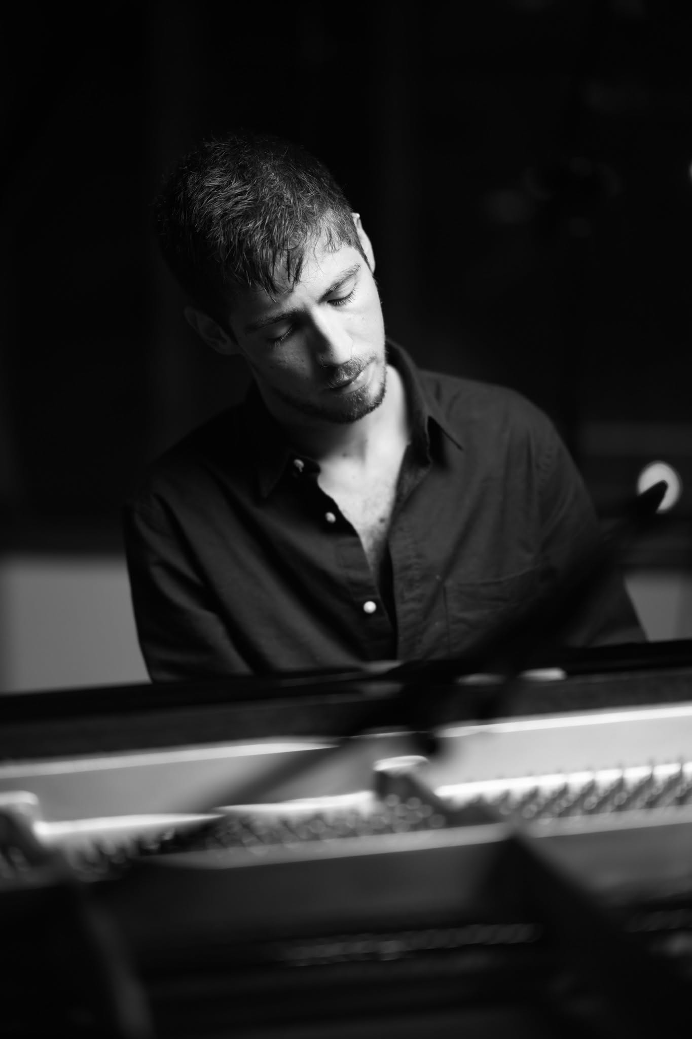 Guy Moskovich at the piano